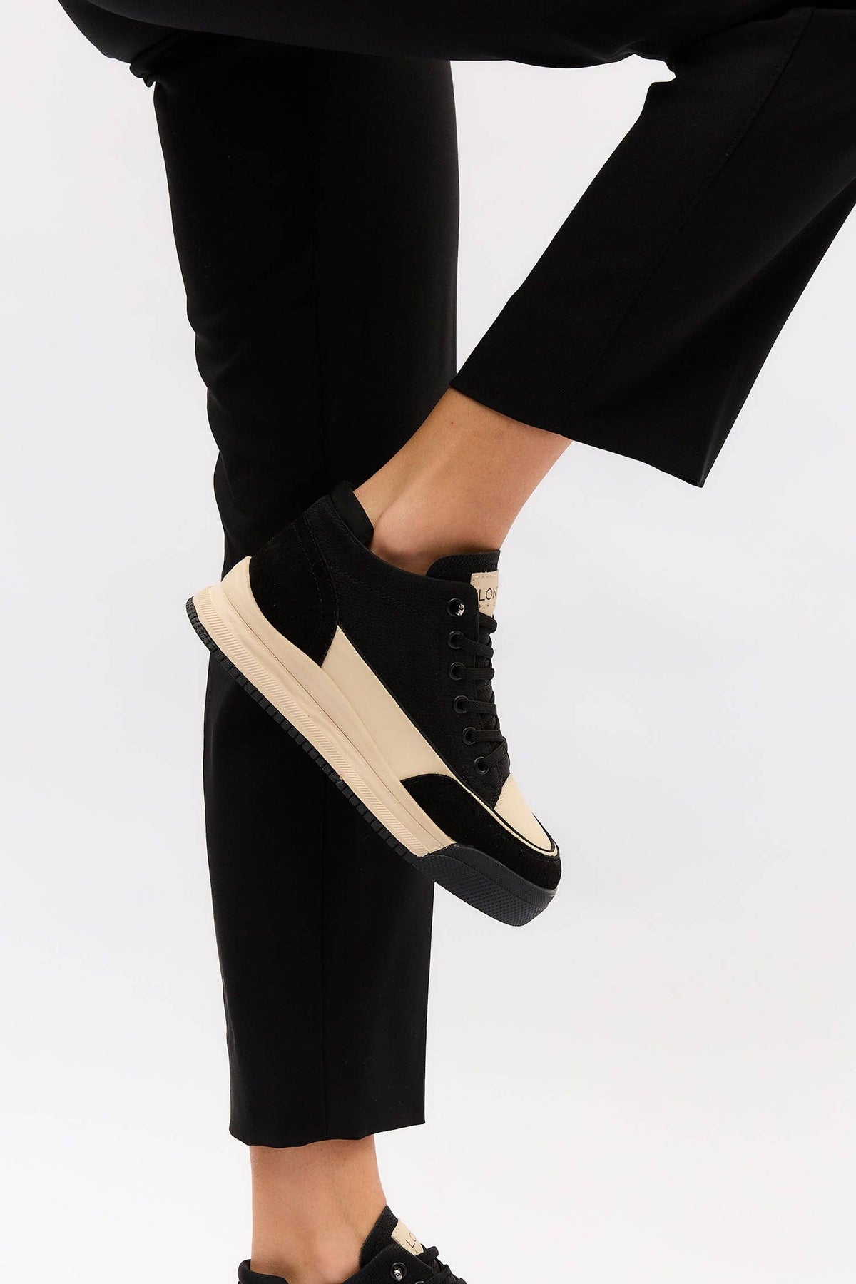 Bris Black